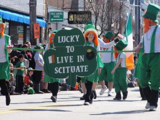 st_patricks_day_parade_danielle_driscol_silver_pennies